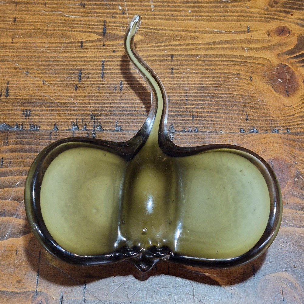 Art Glass Stingray Figurine Paperweight Hand Blown Ocean Beach Whimsy 90s
